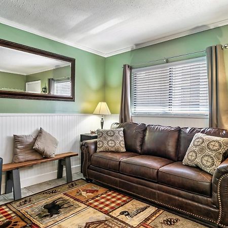 Lovely Condo W/ Indoor Pool *Only Steps To Parkway Gatlinburg Exterior foto