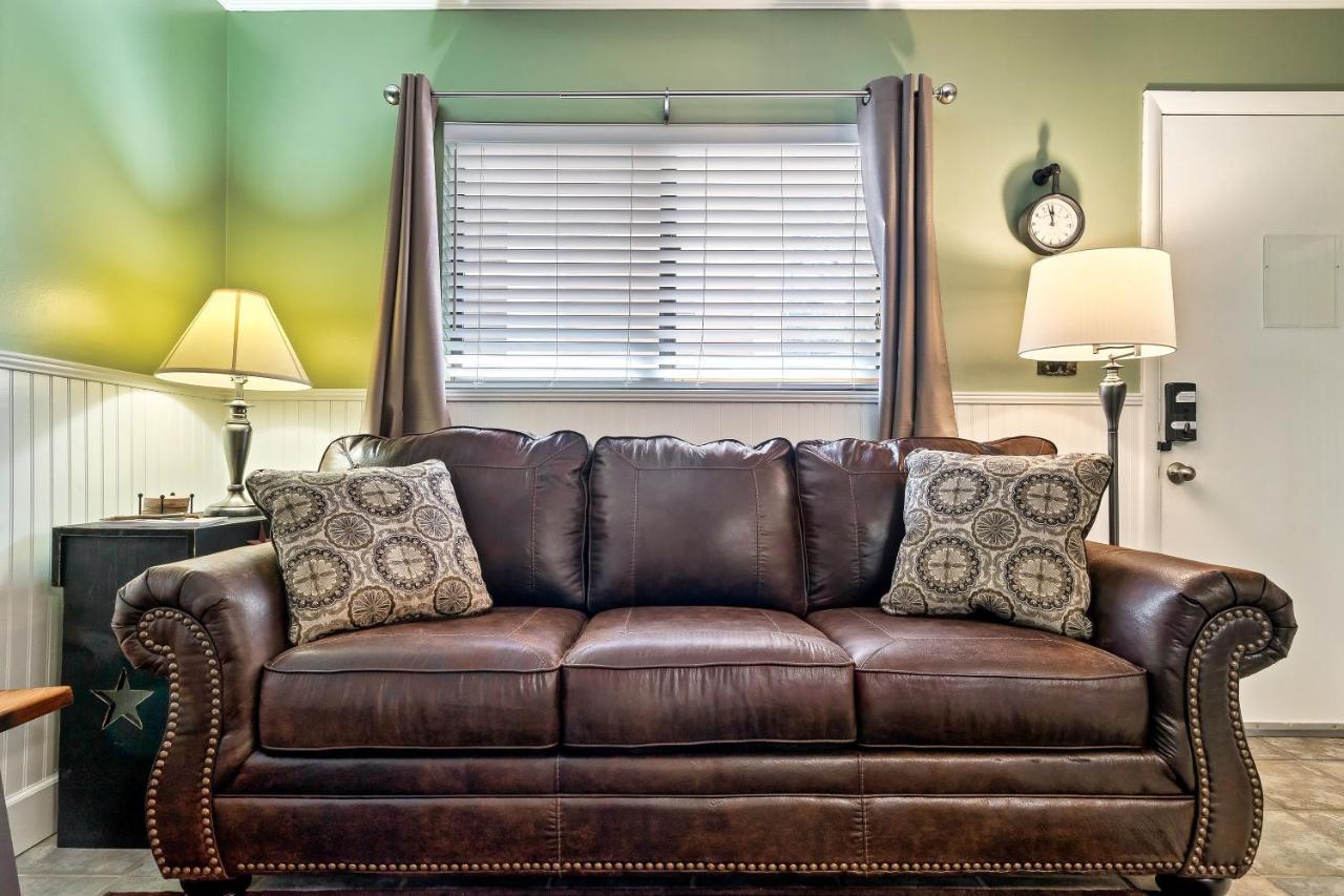 Lovely Condo W/ Indoor Pool *Only Steps To Parkway Gatlinburg Exterior foto