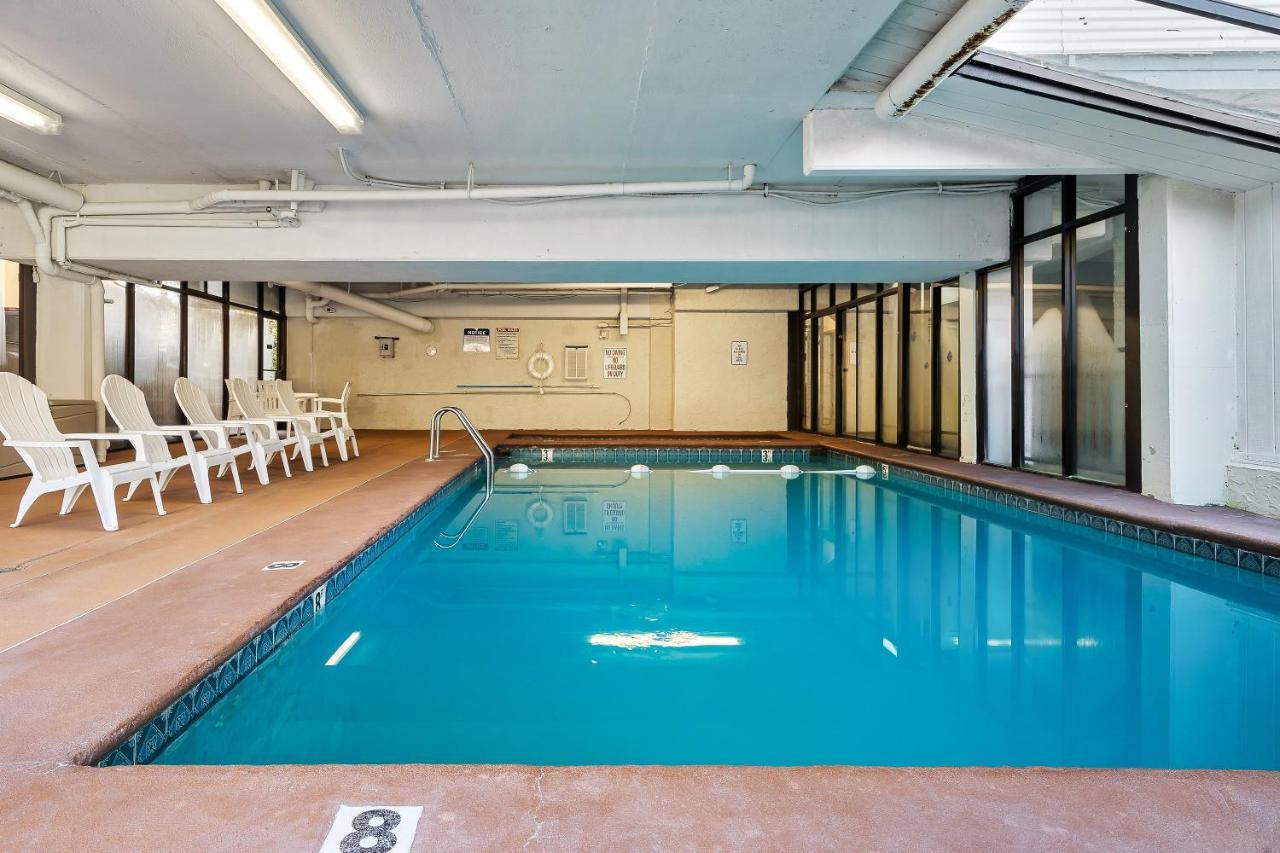 Lovely Condo W/ Indoor Pool *Only Steps To Parkway Gatlinburg Exterior foto